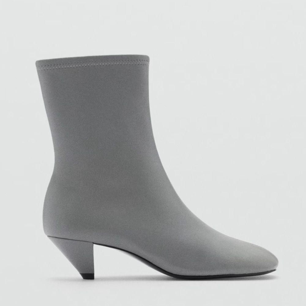 Mango SQUARED TOE LEATHER ANKLE
BOOTS NWT size 7.5